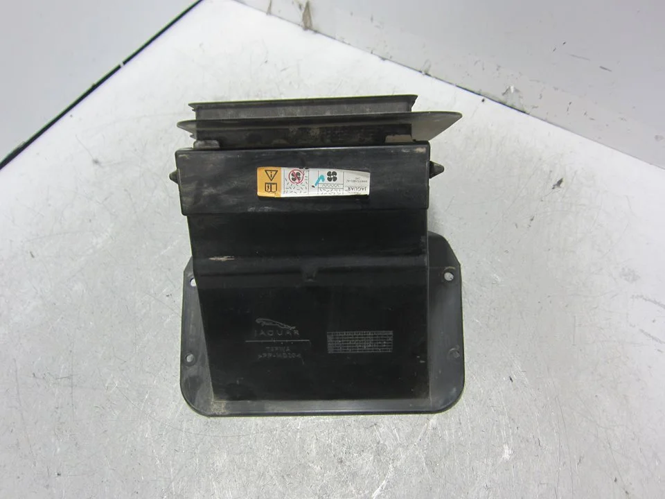 Foto de CAJA FILTRO AIRE JAGUAR F-TYPE COUPÉ 2.0 TwinTurbo CAT (300 CV / 221 KW) referencia 6W83020B02AC