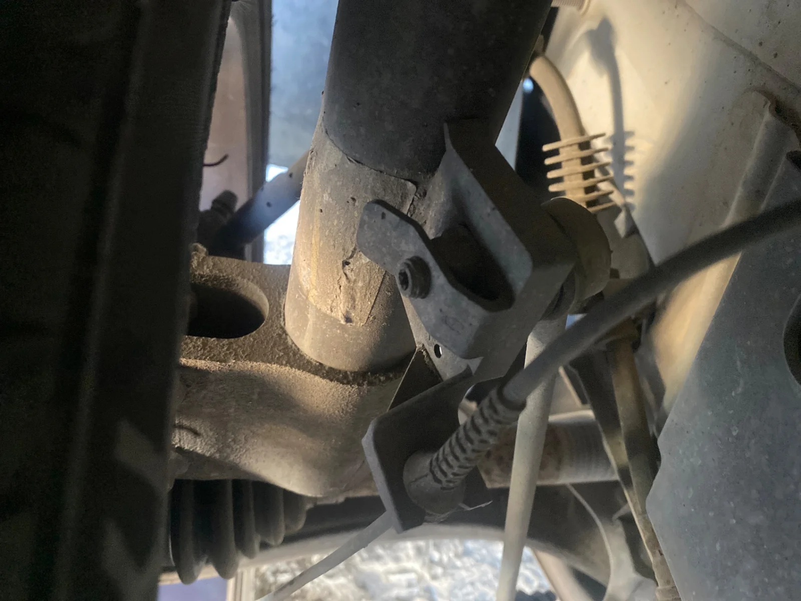 Foto de BRAZO SUSPENSION DELANTERO IZQUIERDO PEUGEOT 3008 1.6 16V (120 CV / 88 KW)