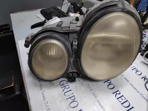 Foto de FARO IZQUIERDO MERCEDES-BENZ CLASE E (BM 210) BERLINA referencia 15060700