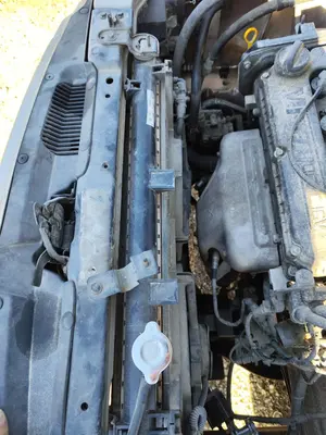 Foto de RADIADOR AGUA KIA CARENS (RS) 1.8 16V CAT (126 CV / 93 KW)