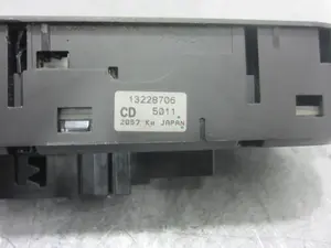 Foto de MANDO ELEVALUNAS DELANTERO IZQUIERDO OPEL ASTRA H BERLINA 1.7 16V CDTI (101 CV / 74 KW) referencia 13228706 foto 2