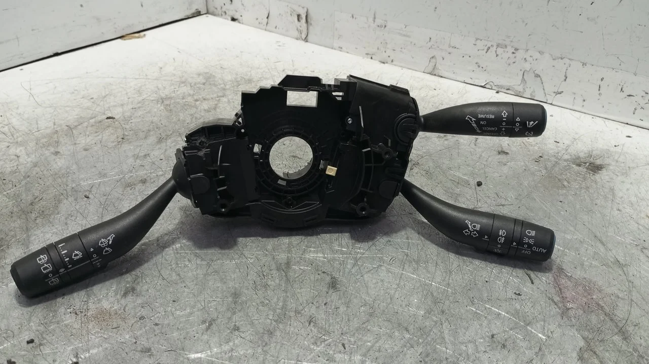 Foto de MANDO MULTIFUNCION MG HS 1.5 Turbo (161 CV / 119 KW) referencia 10820277