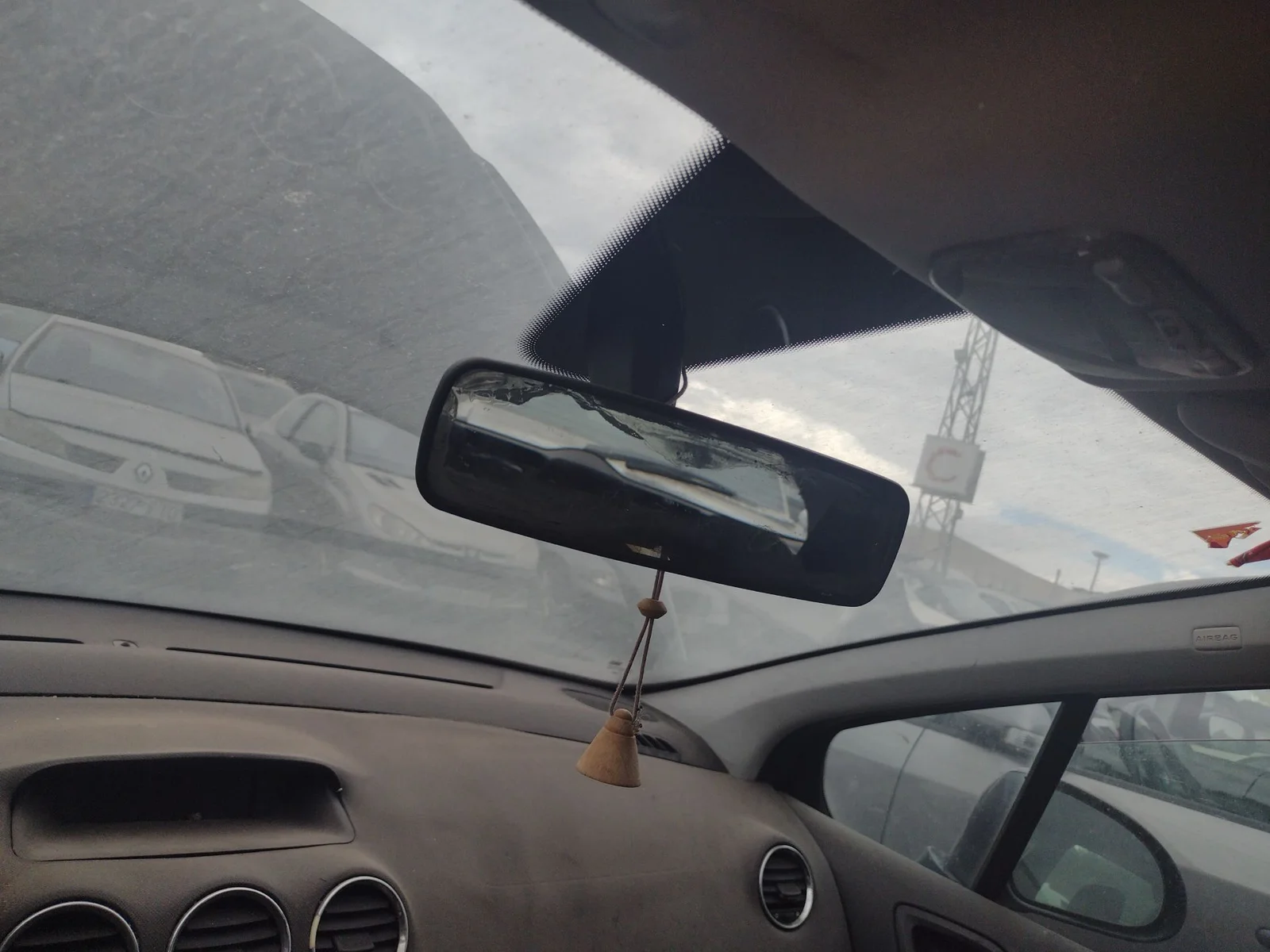 Foto de RETROVISOR INTERIOR PEUGEOT 308 1.6 16V HDi (90 CV / 66 KW)