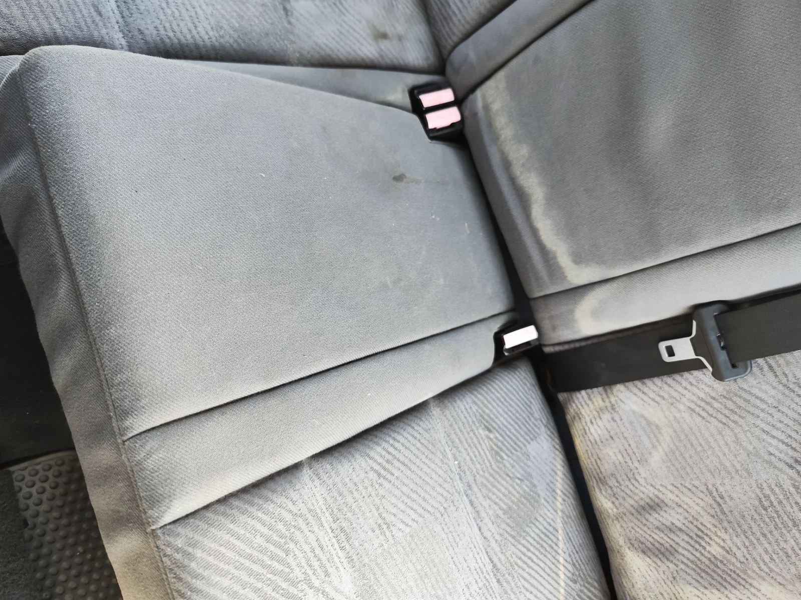 Foto de ENGANCHE CINTURON TRASERO IZQUIERDO PEUGEOT 307 (S1)(04.2001) 1.6 16V CAT (109 CV / 80 KW)
