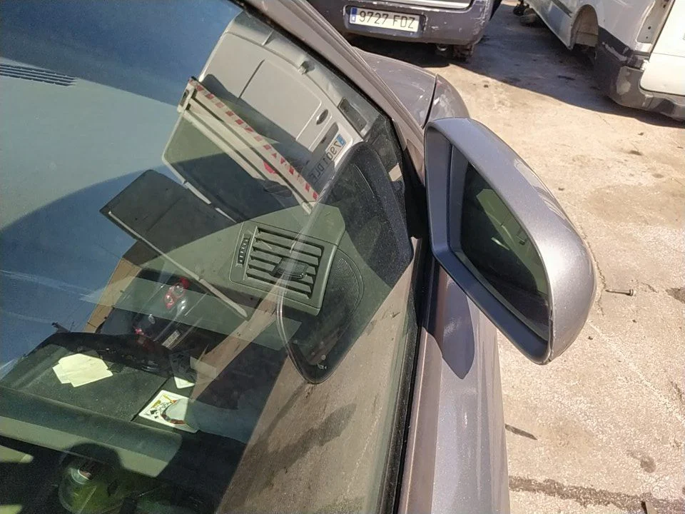 Foto de RETROVISOR DERECHO AUDI A4 AVANT (8E) 1.9 TDI (131 CV / 96 KW)