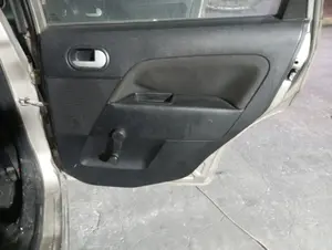 Foto de GUARNECIDO PUERTA TRASERA DERECHA FORD FIESTA (CBK) 1.4 TDCi CAT (68 CV / 50 KW) referencia 1378881