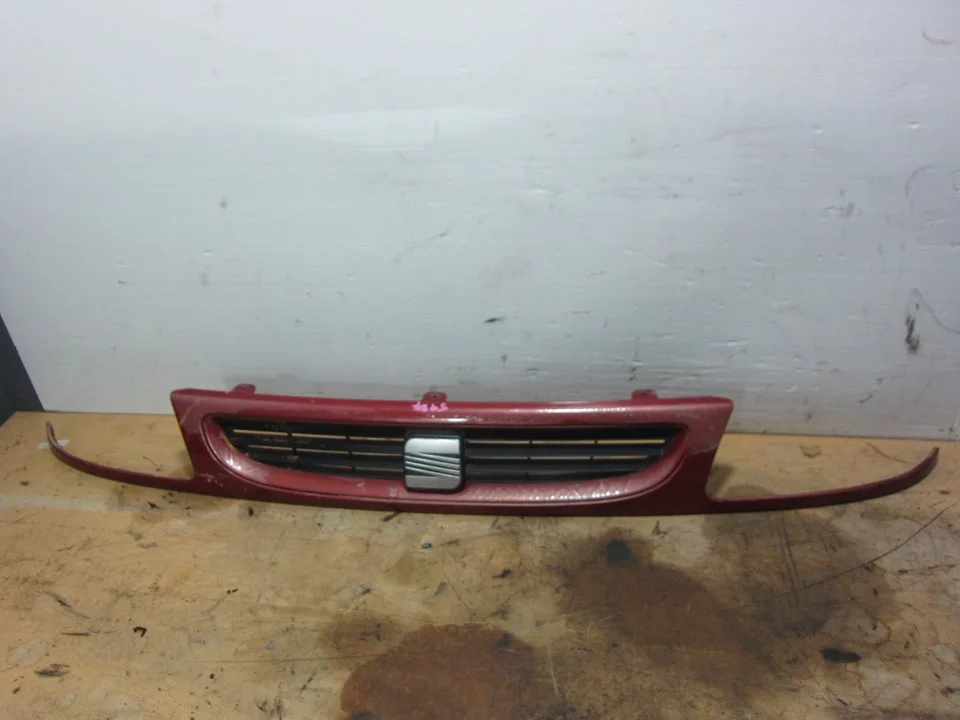 Foto de REJILLA DELANTERA SEAT IBIZA (6K1) 1.4 16V (101 CV / 74 KW) referencia 6K0854643