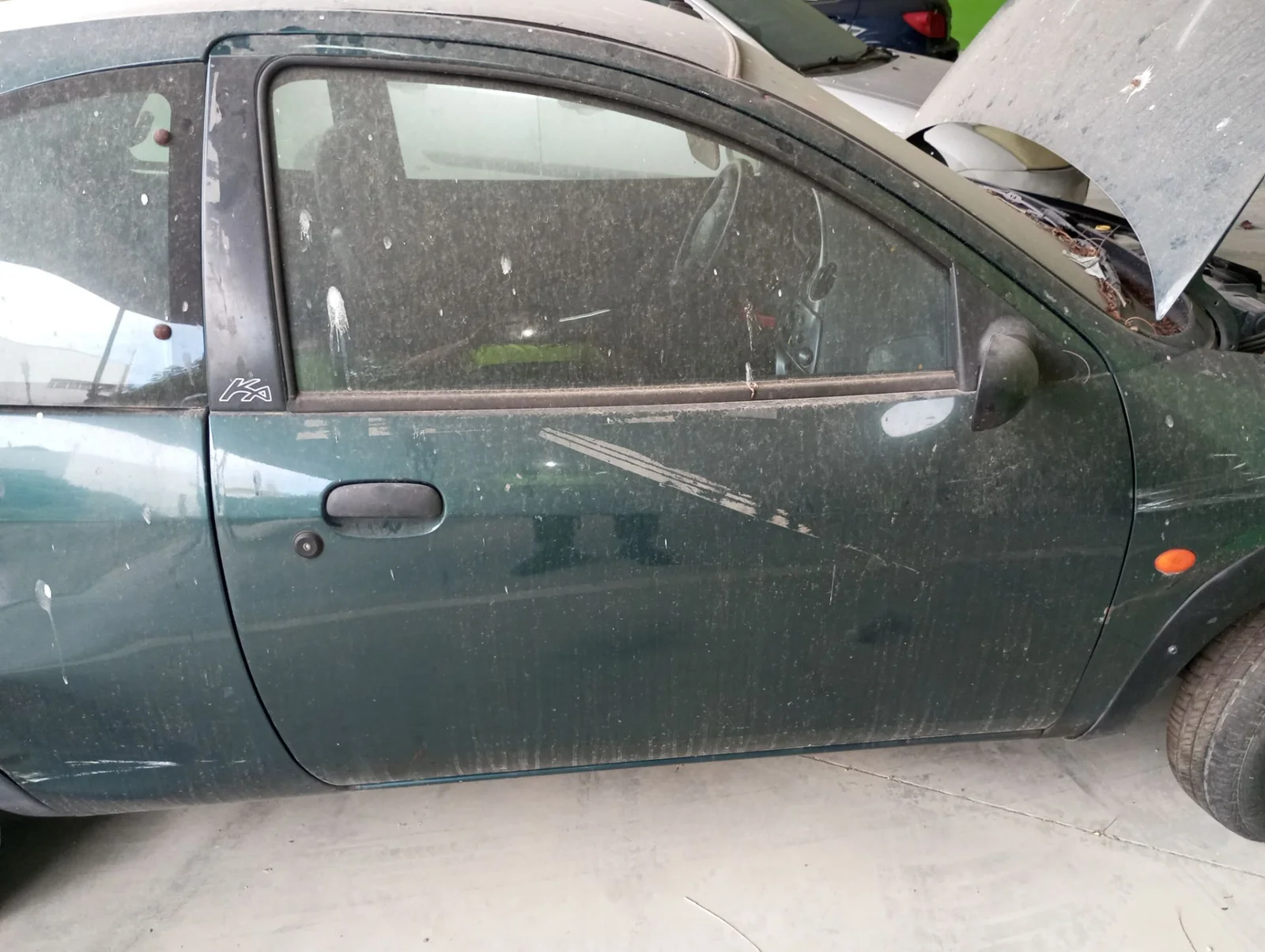 Foto de PUERTA DELANTERA DERECHA FORD KA (CCQ) 1.3 CAT (50 CV / 37 KW) referencia 1692565