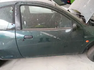 Foto de PUERTA DELANTERA DERECHA FORD KA (CCQ) 1.3 CAT (50 CV / 37 KW) referencia 1692565