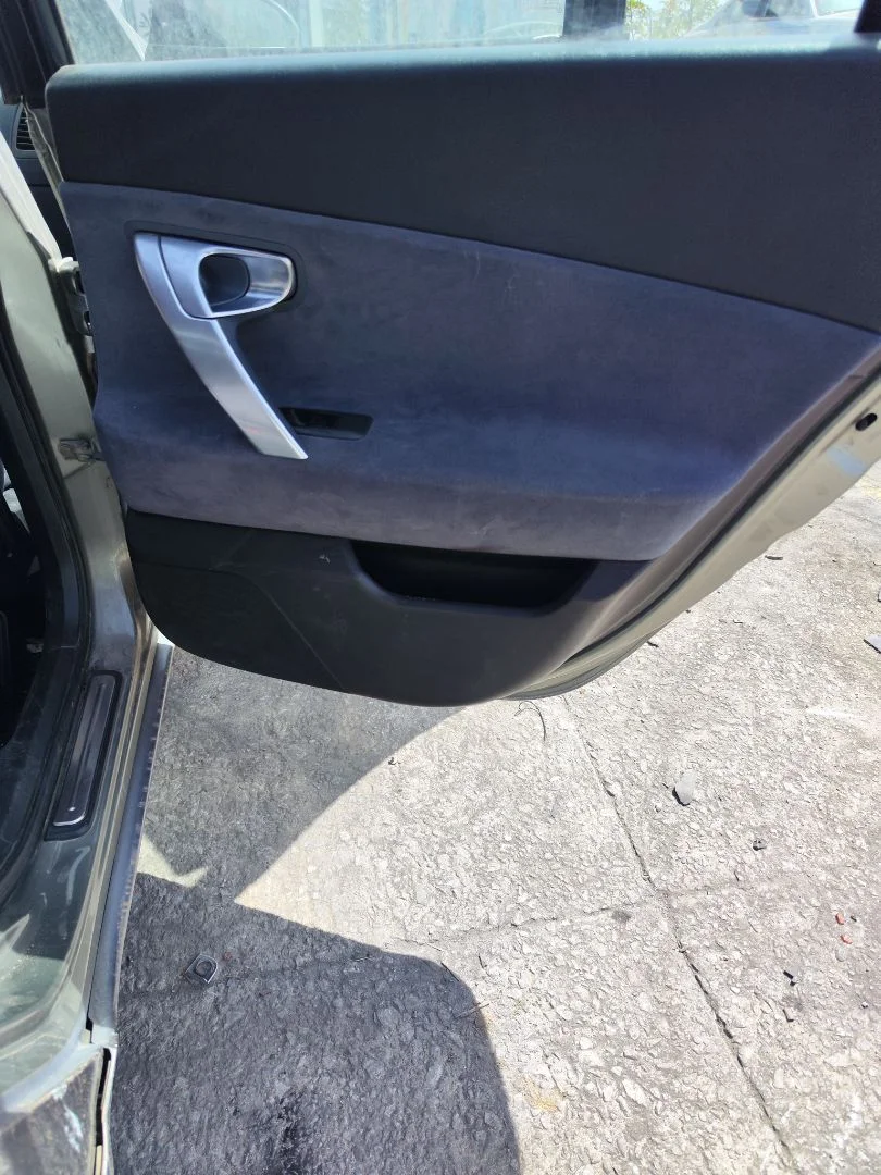 Foto de GUARNECIDO PUERTA TRASERA DERECHA NISSAN PRIMERA BERLINA (P12) 1.9 16V Turbodiesel CAT (120 CV / 88 KW) referencia 82900AV700