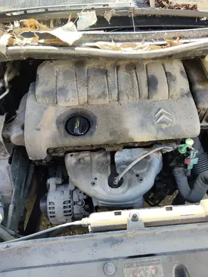 Foto de TAPA MOTOR CITROEN C4 COUPE 1.4 16V (88 CV / 65 KW)