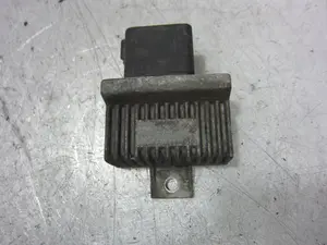 Foto de CAJA PRECALENTAMIENTO RENAULT CLIO III 1.5 dCi Diesel (68 CV / 50 KW) referencia 7700115078