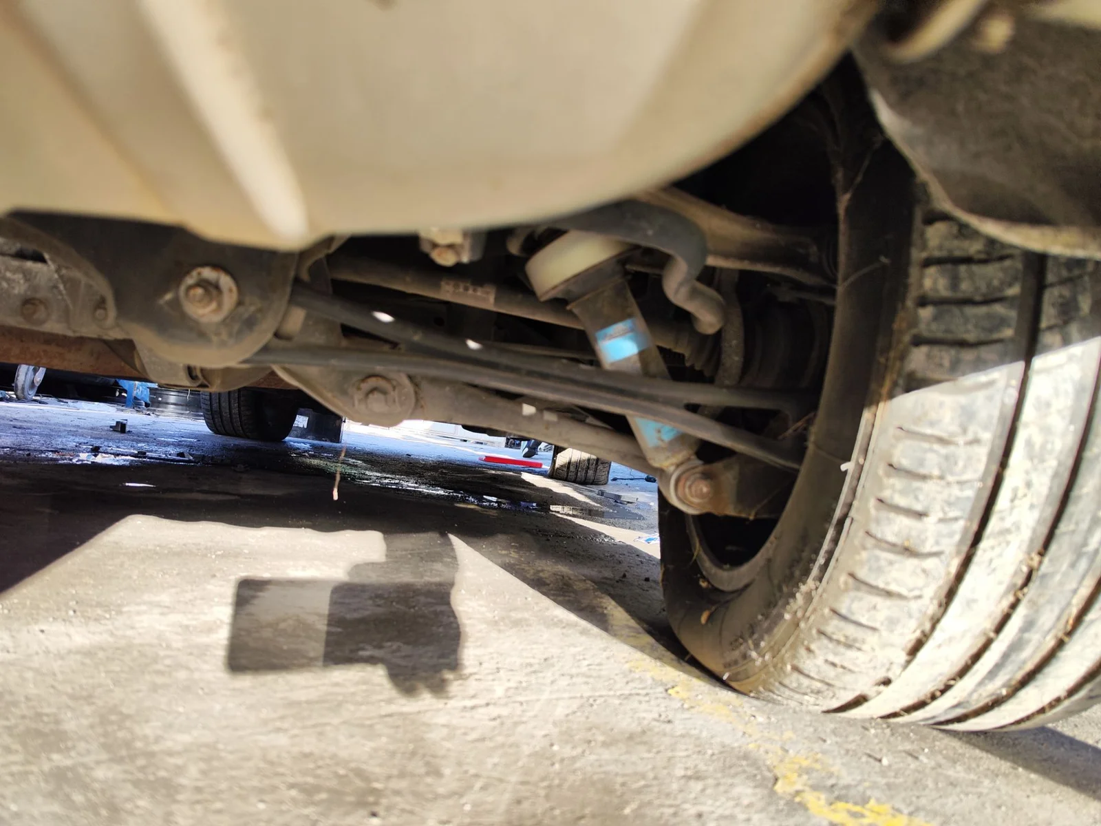 Foto de BRAZO SUSPENSION TRASERO IZQUIERDO AUDI Q7 (4L) 3.0 V6 24V TDI (233 CV / 171 KW)