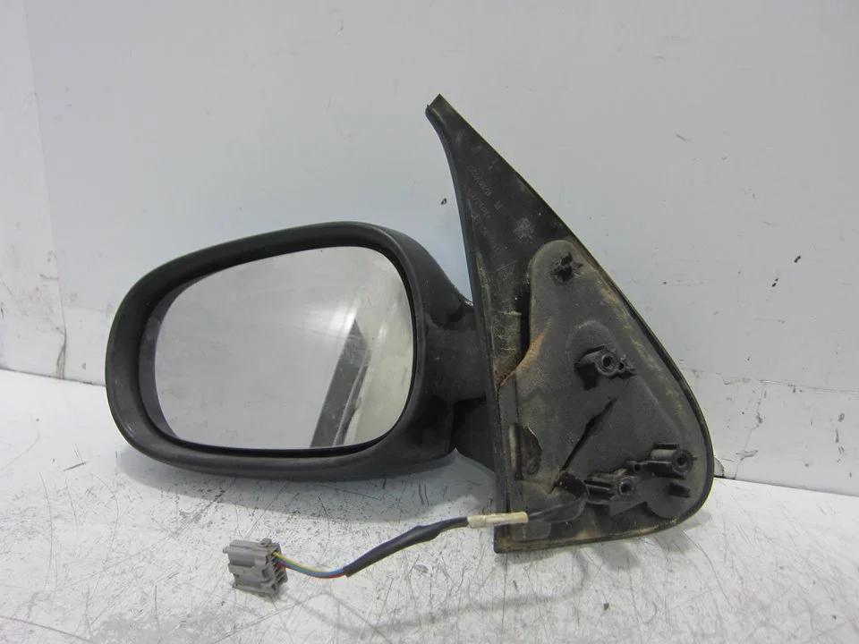 Foto de RETROVISOR IZQUIERDO NISSAN MICRA (K12E) 1.2 CAT (80 CV / 59 KW) referencia E2011031
