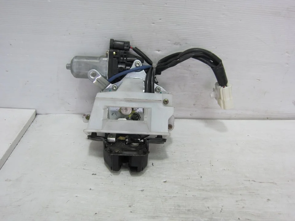 Foto de CERRADURA MALETERO / PORTON LEXUS RX 300 (MCU35)