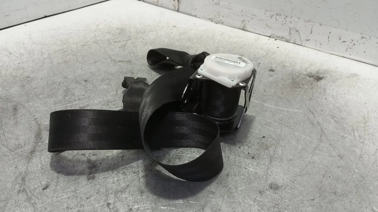 Foto de CINTURON SEGURIDAD TRASERO IZQUIERDO AUDI A1 SPORTBACK (8XF) 1.6 TDI (116 CV / 85 KW) referencia 8X4857805C