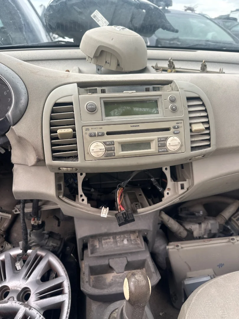 Foto de CONSOLA CENTRAL NISSAN MICRA (K12E) 1.2 CAT (65 CV / 48 KW)