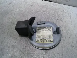Foto de TAPA EXTERIOR COMBUSTIBLE OPEL ZAFIRA B 1.7 16V CDTI (110 CV / 81 KW) referencia 132214862 foto 2