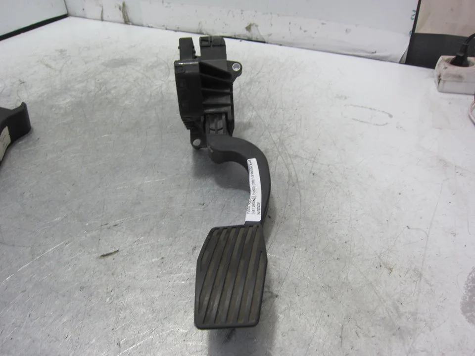 Foto de PEDAL ACELERADOR FIAT GRANDE PUNTO (199) 1.9 8V JTD CAT (131 CV / 96 KW) referencia 55702020