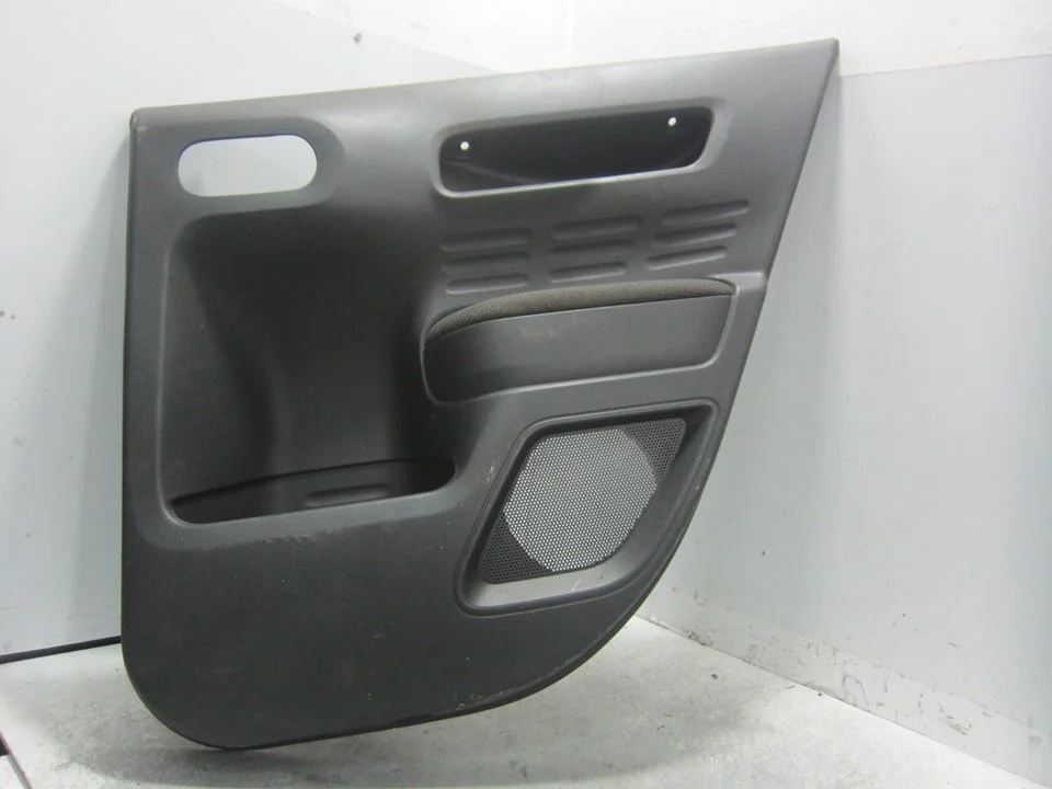 Foto de GUARNECIDO PUERTA TRASERA DERECHA CITROEN C4 CACTUS 1.2 12V VTi (82 CV / 60 KW) referencia 98011898ZD