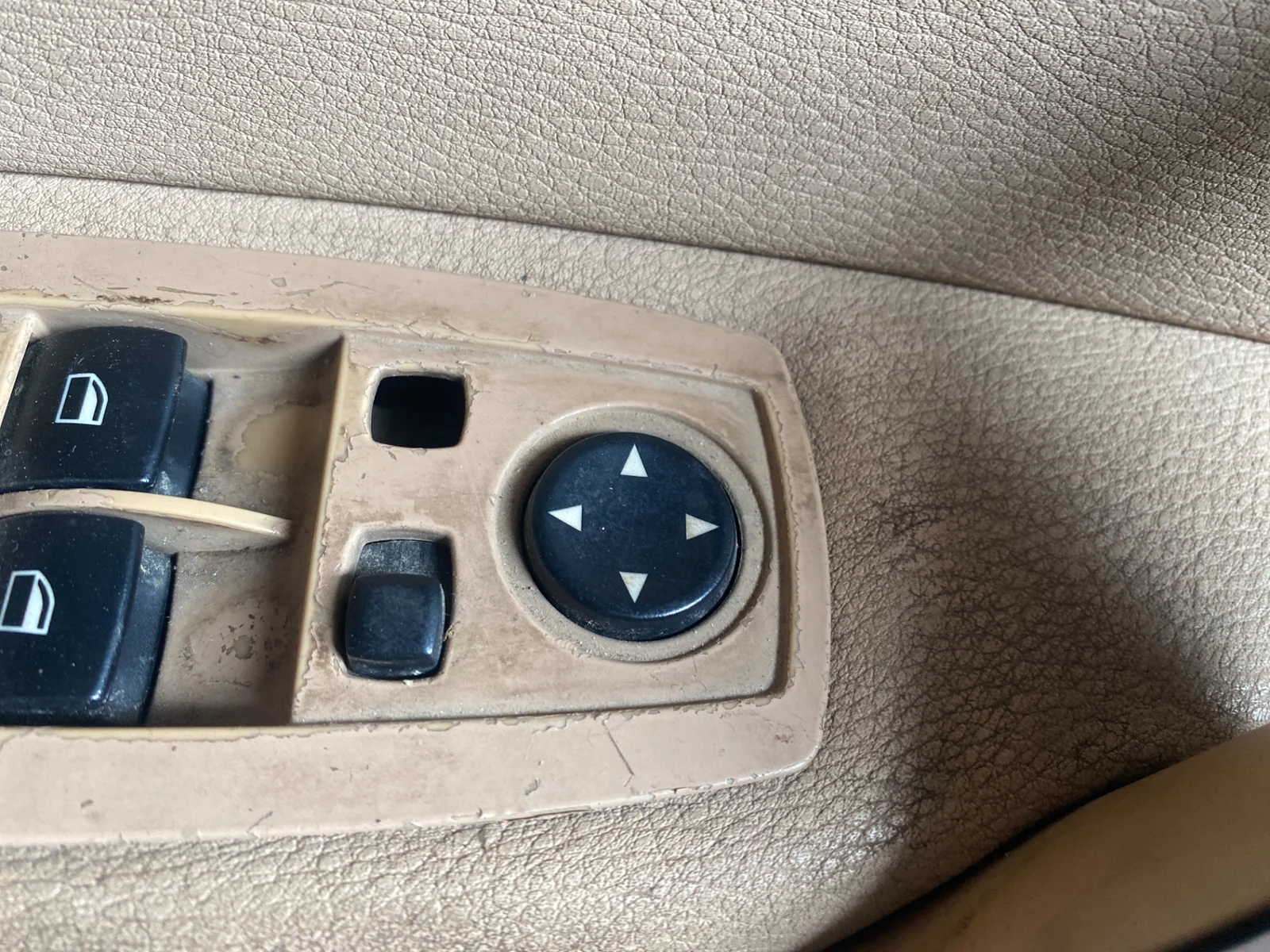 Foto de MANDO RETROVISOR BMW SERIE X3 (E83) 2.0 Turbodiesel CAT (177 CV / 130 KW)