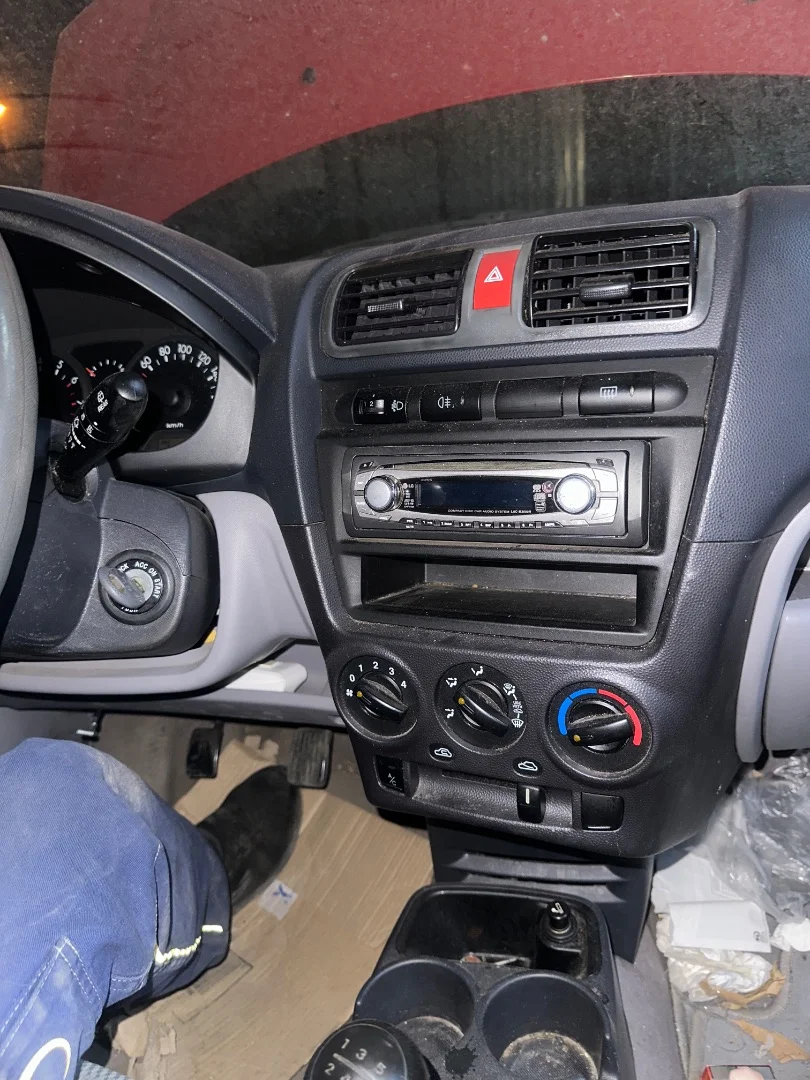 Foto de CONSOLA CENTRAL KIA PICANTO (SA) 1.1 CAT (65 CV / 48 KW)