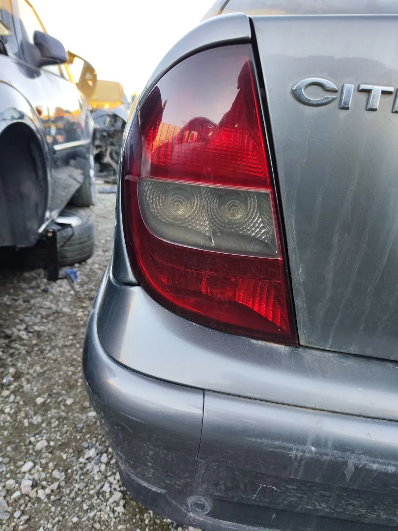 Foto de PILOTO TRASERO IZQUIERDO CITROEN C5 BERLINA 2.0 HDi (109 CV / 80 KW)