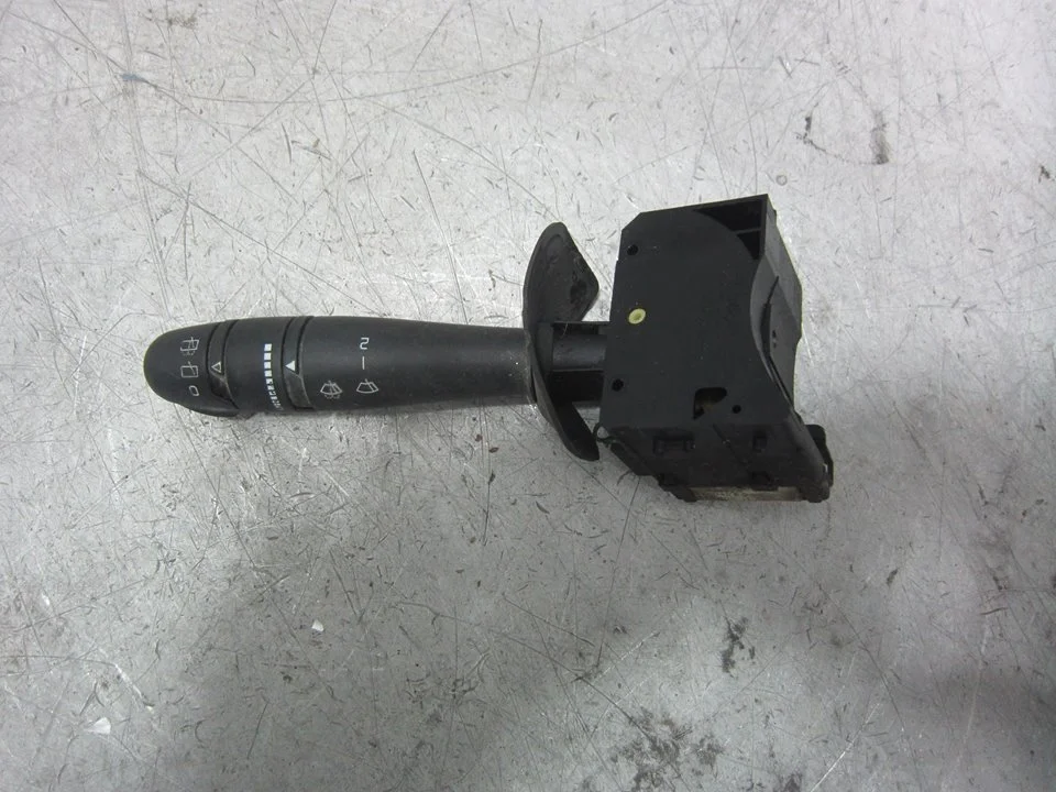 Foto de MANDO LIMPIA RENAULT MEGANE I FASE 2 BERLINA (BA0) 1.9 dCi Diesel CAT (102 CV / 75 KW) referencia 700428228