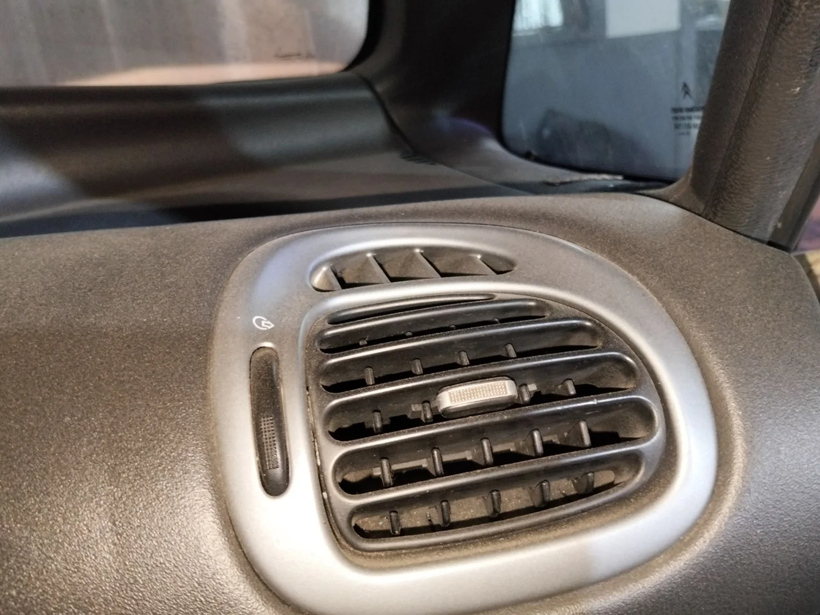Foto de REJILLA AIREADORA CITROEN XSARA PICASSO