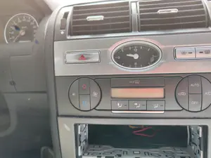 Foto de MANDO CALEFACCION / AIRE ACONDICIONADO FORD MONDEO BERLINA (GE) 2.0 TDCi CAT (131 CV / 96 KW) referencia 1365749