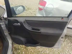 Foto de CERRADURA PUERTA DELANTERA DERECHA OPEL ZAFIRA A 2.0 DTI (101 CV / 74 KW)