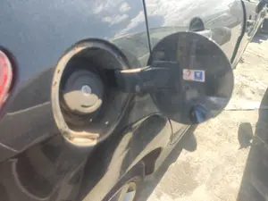 Foto de TAPA EXTERIOR COMBUSTIBLE PEUGEOT 308 1.6 HDi FAP CAT (9HZ / DV6TED4) (109 CV / 80 KW) foto 2
