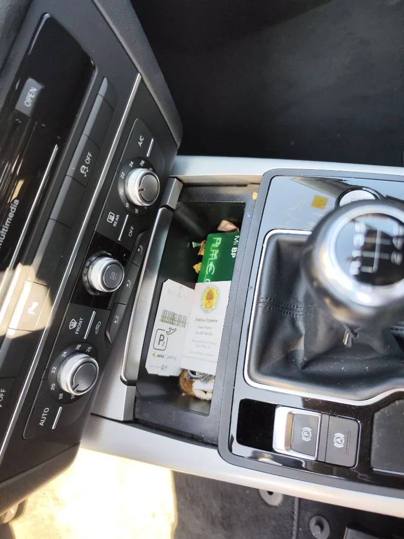 Foto de CENICERO AUDI A6 AVANT (4GD) 2.0 16V TDI (190 CV / 140 KW) referencia 4G0863273