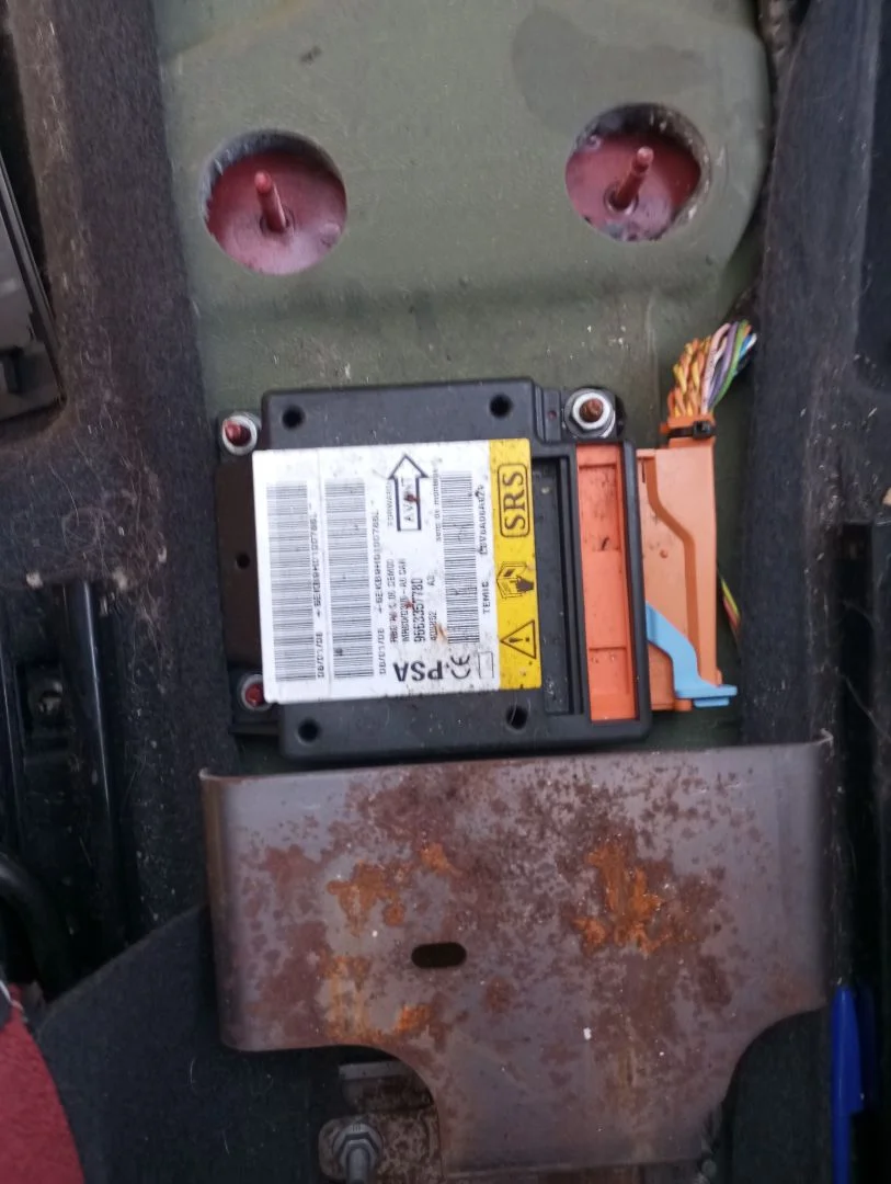 Foto de CENTRALITA AIRBAG CITROEN C2 1.4 (73 CV / 54 KW) referencia 6546E2