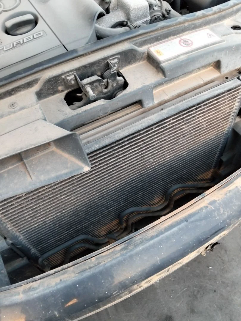 Foto de CONDENSADOR / RADIADOR AIRE ACONDICIONADO AUDI A6 BERLINA (4B2) 1.8 20V Turbo (150 CV / 110 KW)