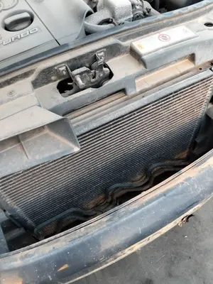 Foto de CONDENSADOR / RADIADOR  AIRE ACONDICIONADO AUDI A6 BERLINA (4B2) 1.8 20V Turbo (150 CV / 110 KW)