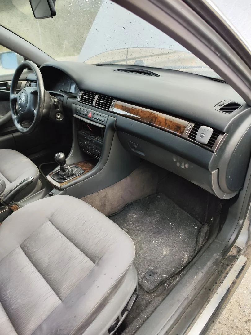 Foto de SALPICADERO AUDI A6 BERLINA (4B2) 2.5 V6 24V TDI (150 CV / 110 KW) referencia 4B1857008L FKZ
