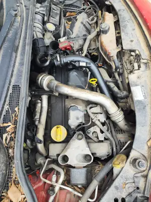 Foto de MOTOR COMPLETO RENAULT CLIO III 1.5 dCi Diesel CAT (86 CV / 63 KW) referencia K9KT7 foto 4