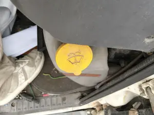 Foto de DEPOSITO LIMPIA NISSAN CABSTAR E 3.0 Diesel (120 CV / 88 KW)
