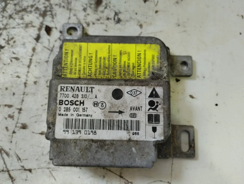 Foto de CENTRALITA AIRBAG RENAULT CLIO II FASE I (B/CB0) 1.2 (58 CV / 43 KW) referencia 7700428310A