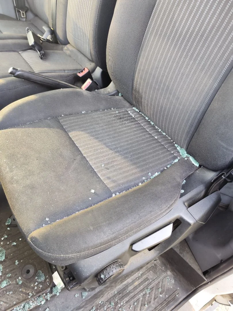 Foto de ASIENTO DELANTERO IZQUIERDO FORD TRANSIT CHASIS CABINA (TTG) 2.0 TDCi CAT (170 CV / 125 KW)