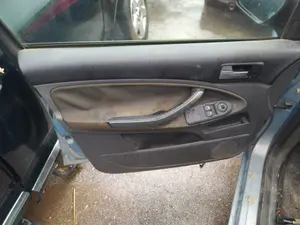 Foto de RETENEDOR PUERTA FORD C-MAX (CB3)(2007) 1.8 TDCi Turbodiesel CAT (116 CV / 85 KW) referencia 1641573