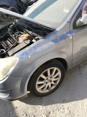 Foto de ALETA DELANTERA IZQUIERDA OPEL ASTRA H BERLINA