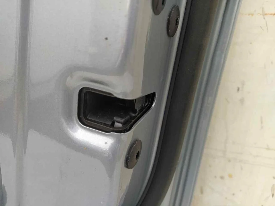Foto de CERRADURA PUERTA DELANTERA DERECHA PORSCHE MACAN (95BA)