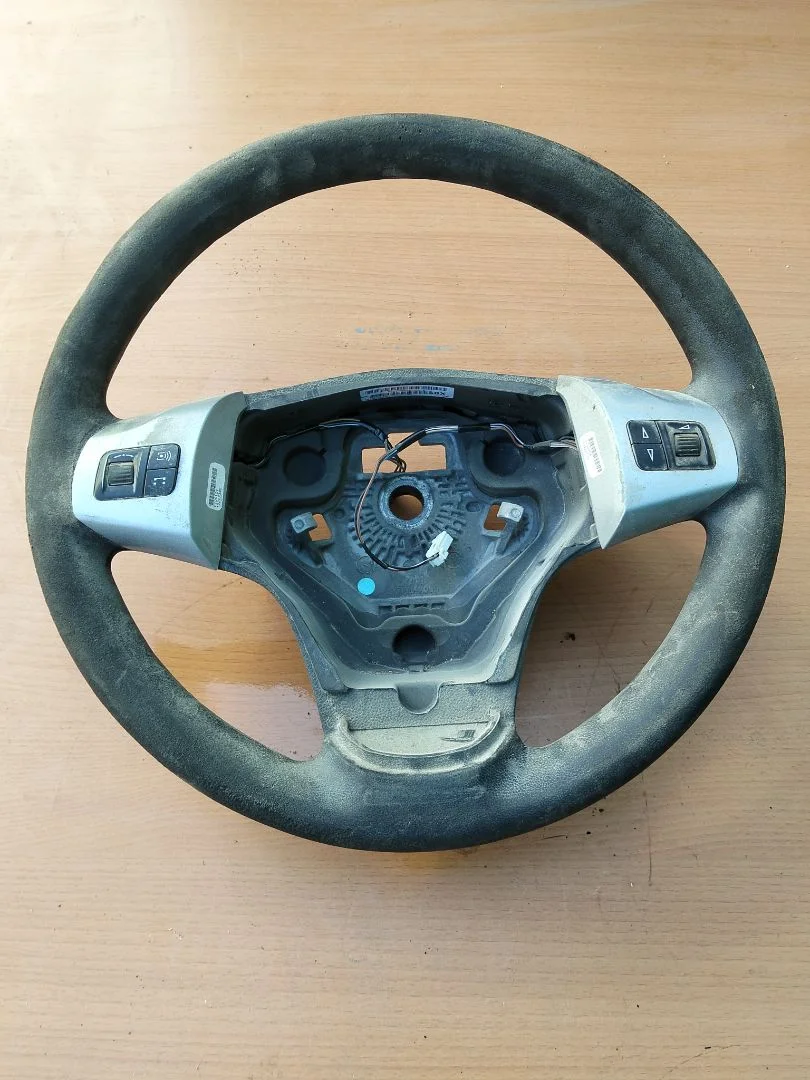 Foto de VOLANTE OPEL CORSA D 1.3 16V CDTI (75 CV / 55 KW) referencia 980006401061