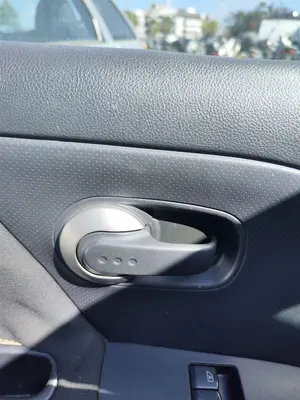 Foto de MANETA EXTERIOR DELANTERA IZQUIERDA NISSAN NOTE (E11E) 1.4 CAT (88 CV / 65 KW)