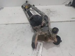 Foto de MOTOR LIMPIA DELANTERO NISSAN PRIMERA BERLINA (P12) 1.9 16V Turbodiesel CAT (120 CV / 88 KW) referencia 28810AU310 foto 2