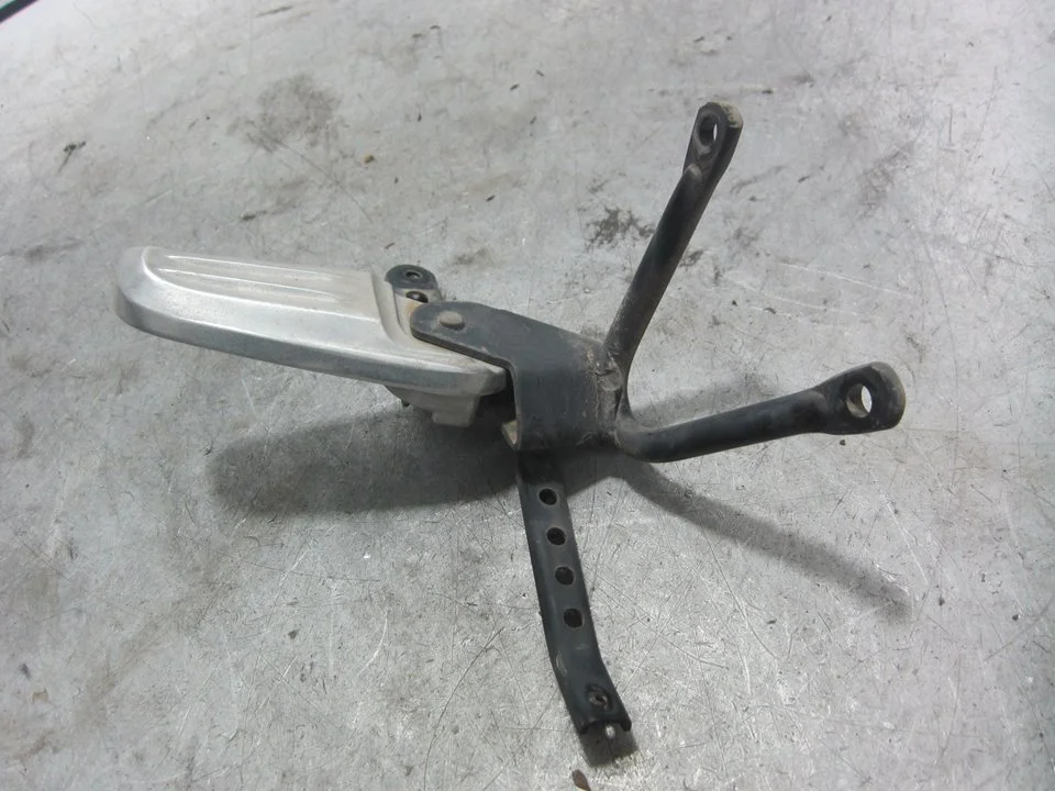 Foto de POSAPIES TRASERO HONDA PCX 125 125 cm3 - 8.6 kW (0 CV / 0 KW) referencia 50720-KWN-900