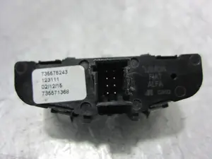 Foto de INTERRUPTOR FIAT 500L (330) 1.3 16V JTD CAT (84 CV / 62 KW) referencia 735575243 foto 3