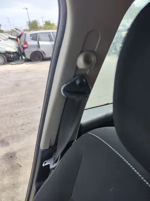 Foto de CINTURON SEGURIDAD DELANTERO DERECHO RENAULT CLIO III 1.2 16V (75 CV / 55 KW)